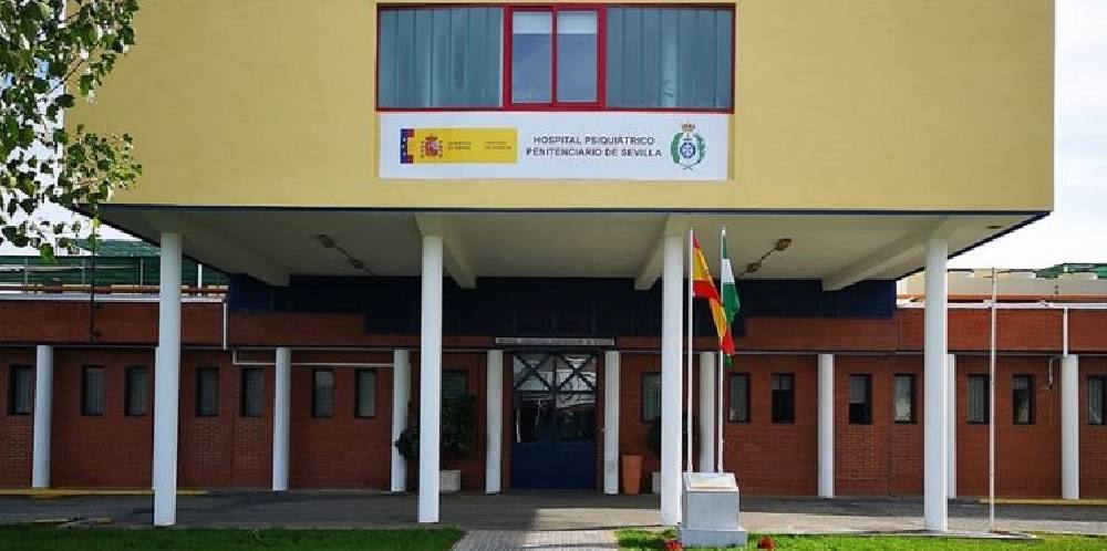 Fue ingresado en el Hospital Psiquiátrico Penitenciario de Sevilla.