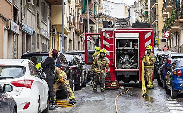 Fotos: Incendio en una vivienda de Plasencia