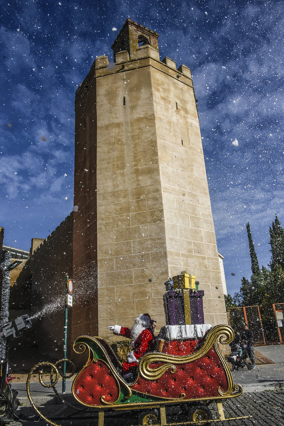 Fotos: Papá Noel llega a Badajoz para competir con los Reyes Magos