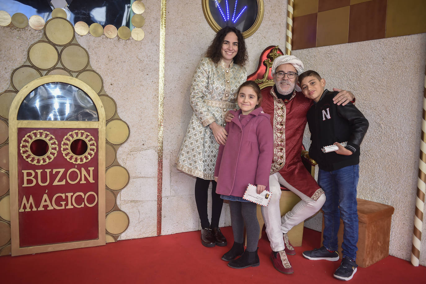 Fotos: Papá Noel llega a Badajoz para competir con los Reyes Magos