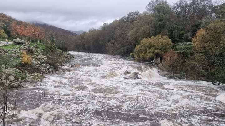 Fotos: Espectacular bajada de agua en las gargantas de Cuartos y Vadillo