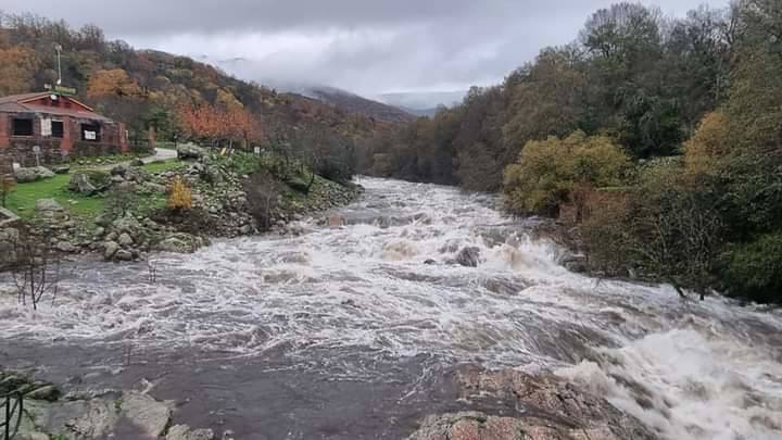 Fotos: Espectacular bajada de agua en las gargantas de Cuartos y Vadillo