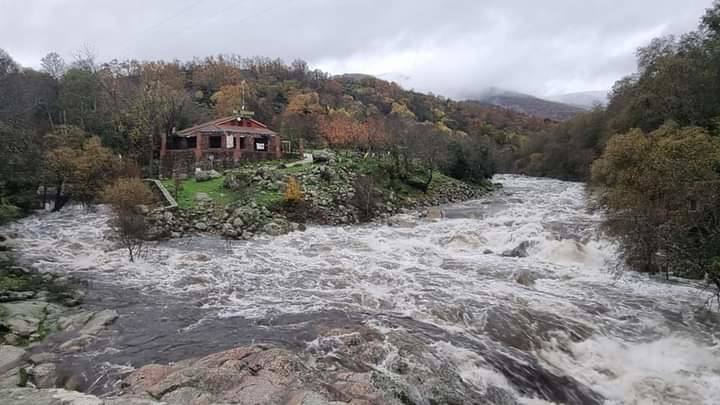 Fotos: Espectacular bajada de agua en las gargantas de Cuartos y Vadillo