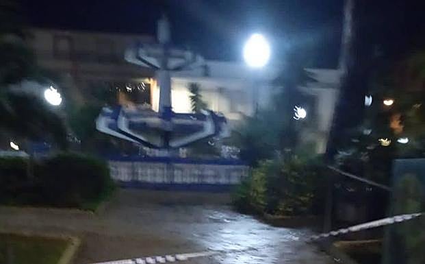 Imagen principal - Parques cerrados por caídas de árboles. 