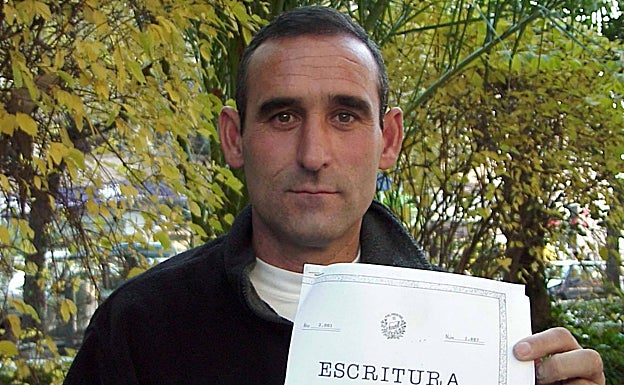 En el año 2001, con la certificación de haber recogido casi 1.800 kilos en medio día.