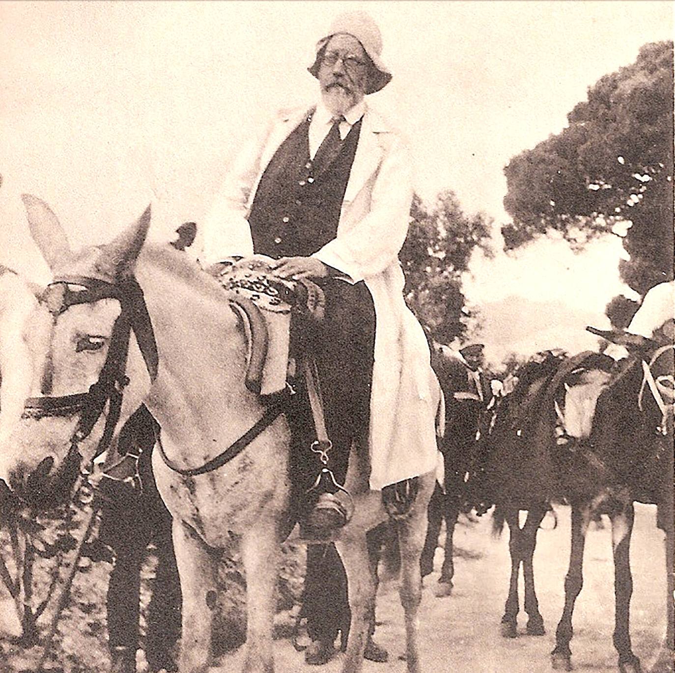 Elías Tormo, que fue ministro de Instrucción Pública y Bellas Artes en 1930 y 1931, fue quien realizó la crónica de la excursión a Trujillo en 1928.