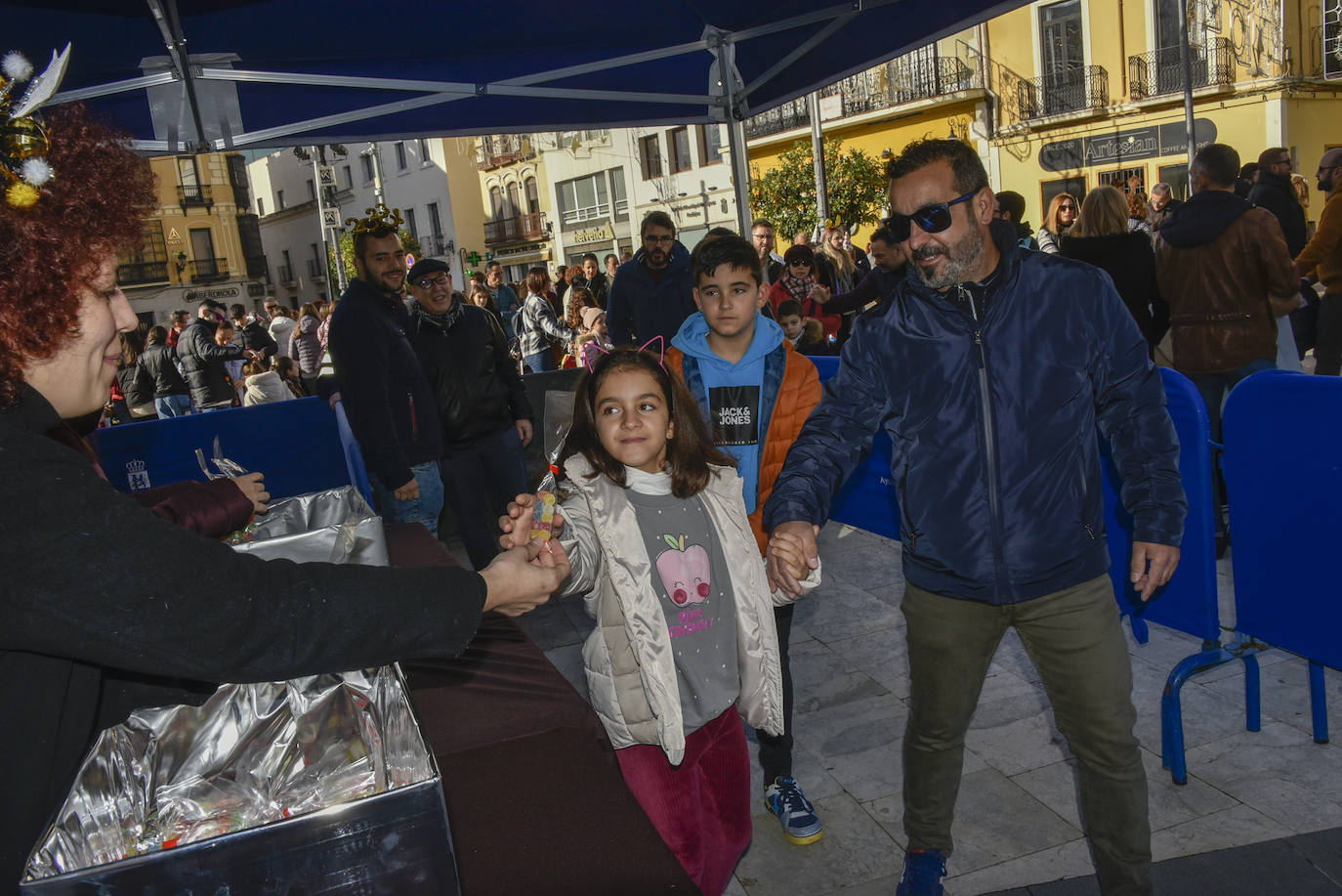 Fotos: La Nochevieja infantil llena la plaza de España de Badajoz