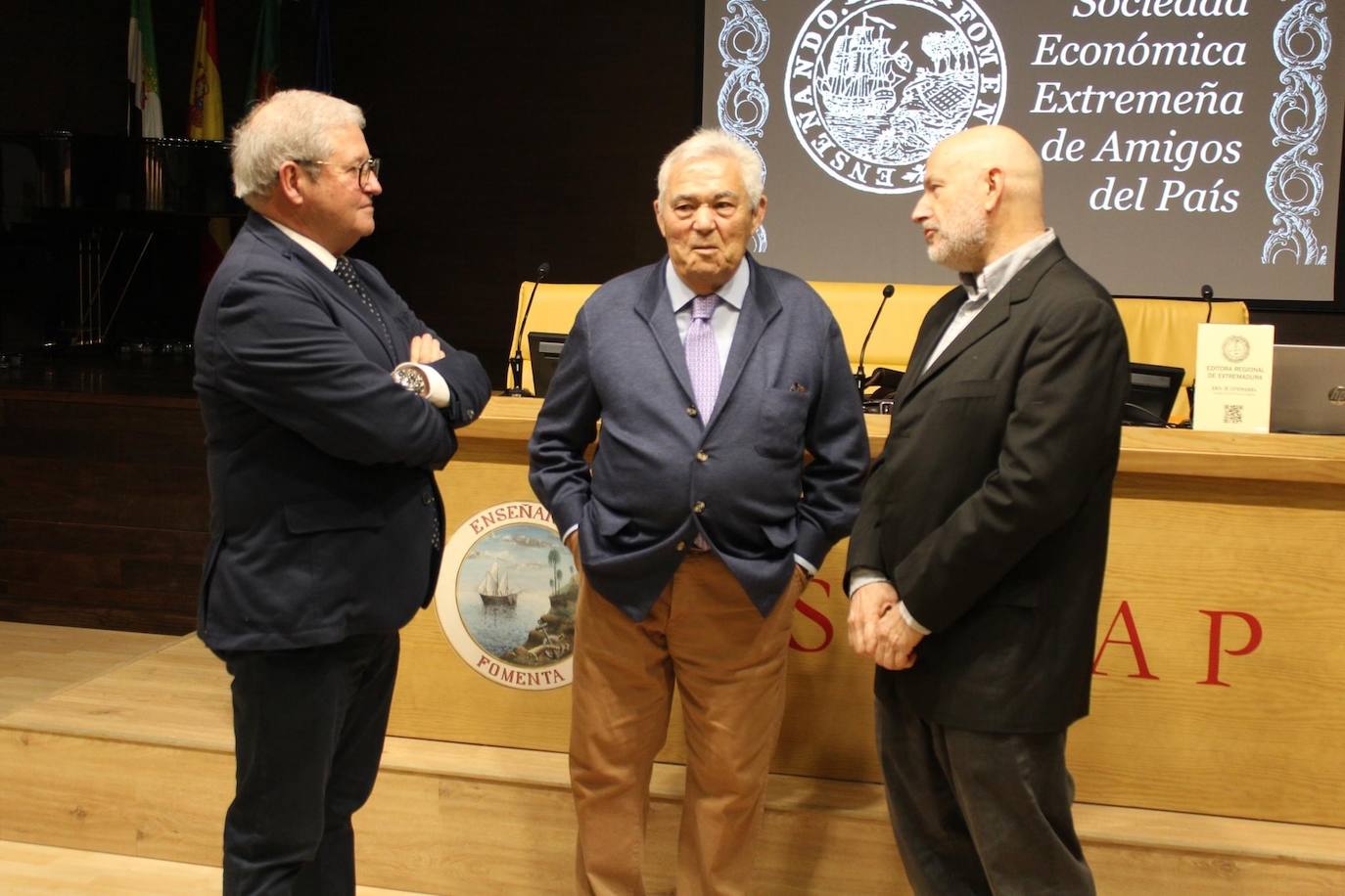 Presentación del libro de Víctor Guerrero.