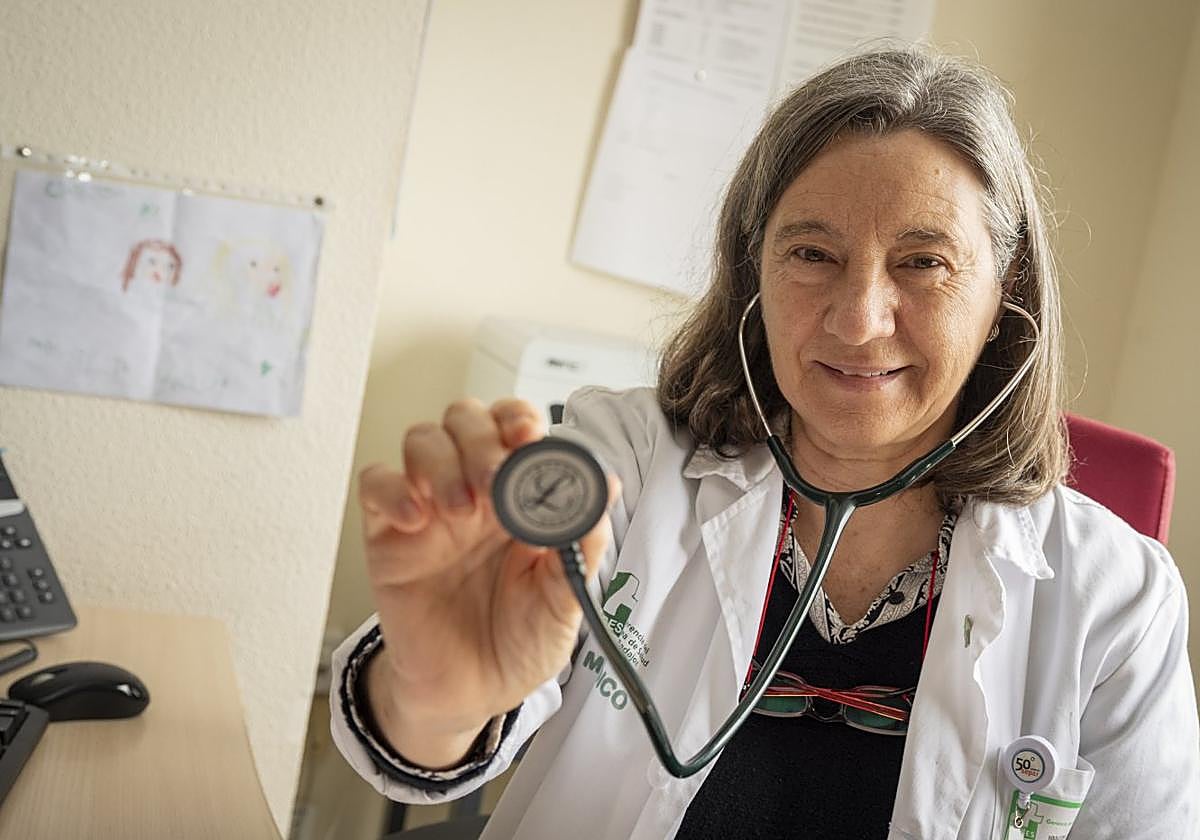 La doctora Márquez en su consulta.