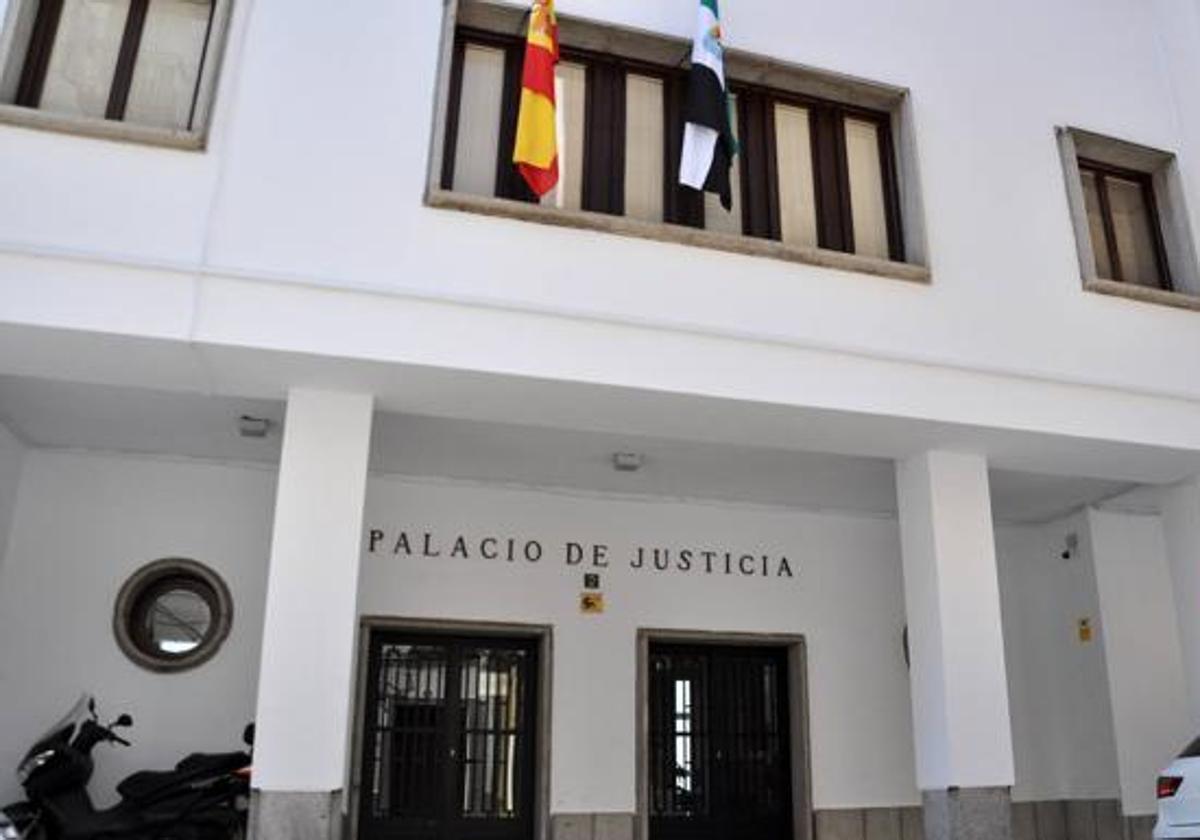 Educación suspende de empleo a la maestra de Don Benito investigada por trato vejatorio a los alumnos