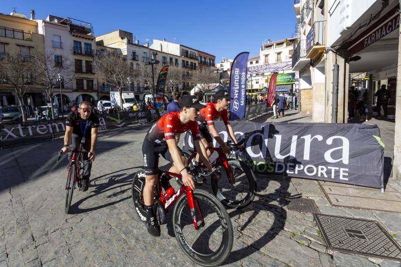 Las mejores imágenes de la primera etapa de la Vuelta a Extremadura