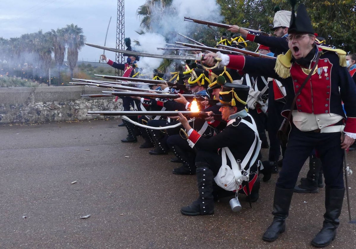 Detonaciones en una recreación de la Guerra de la Independencia.