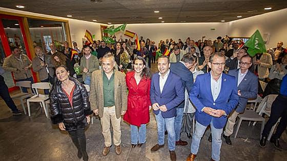 Rocío Monasterio reúne a un centenar de simpatizantes en un acto público de Vox