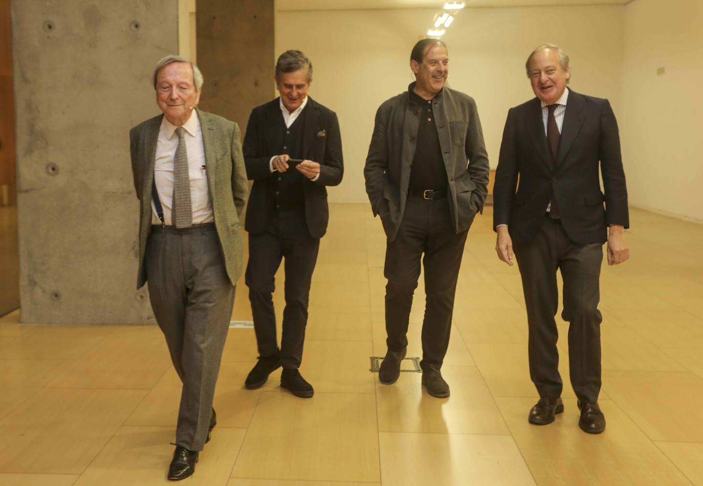 Rafael Moneo y Emilio Tuñón, ponentes de la conferencia junto al moderador de la misma, Francisco Hipólito, y Álvaro Rodríguez, director general de HOY.