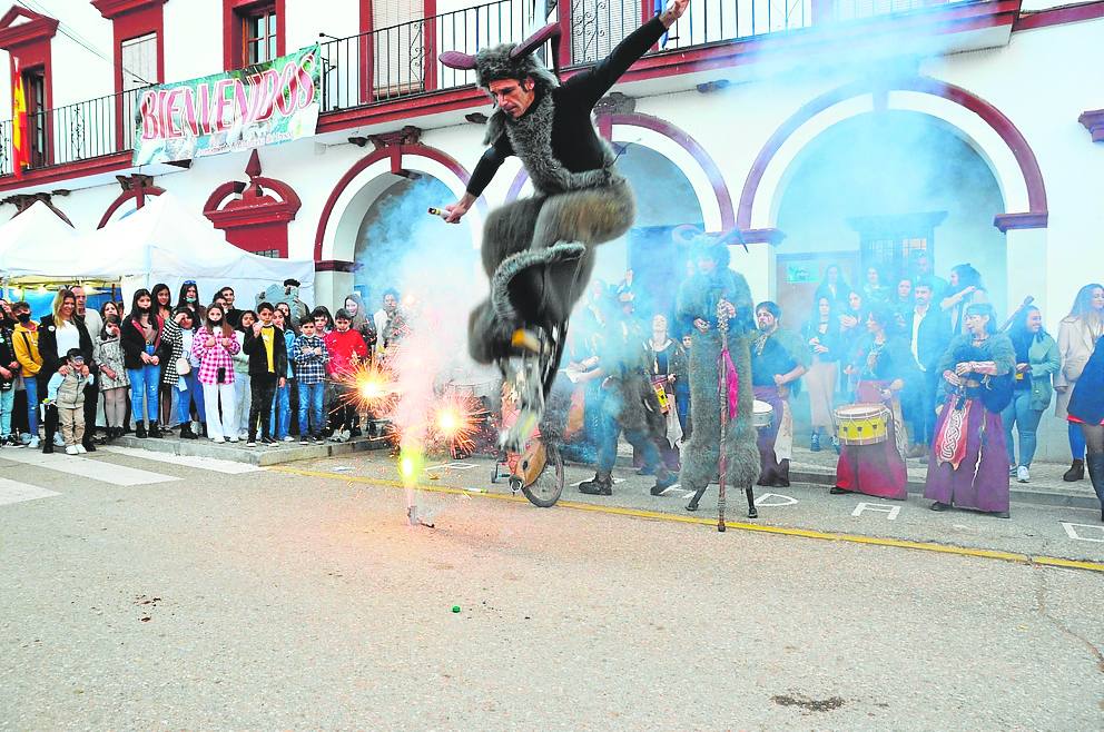 Animación de calle Compañía Tupá Percusión Teatral.