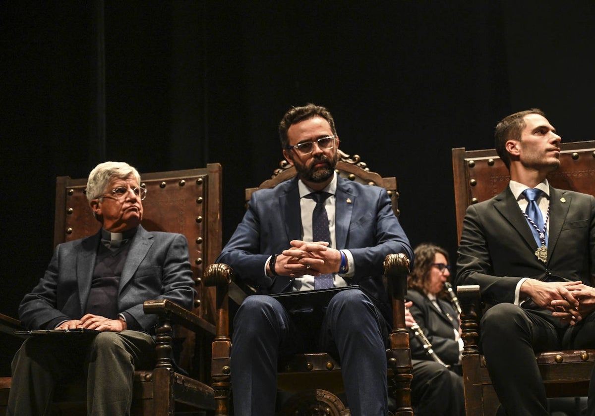 Rosa da importancia a la juventud en el pregón de la Semana Santa de Badajoz