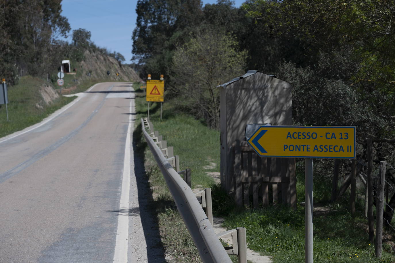 Los conductores advierten continuos carteles informando de desvíos por las obras