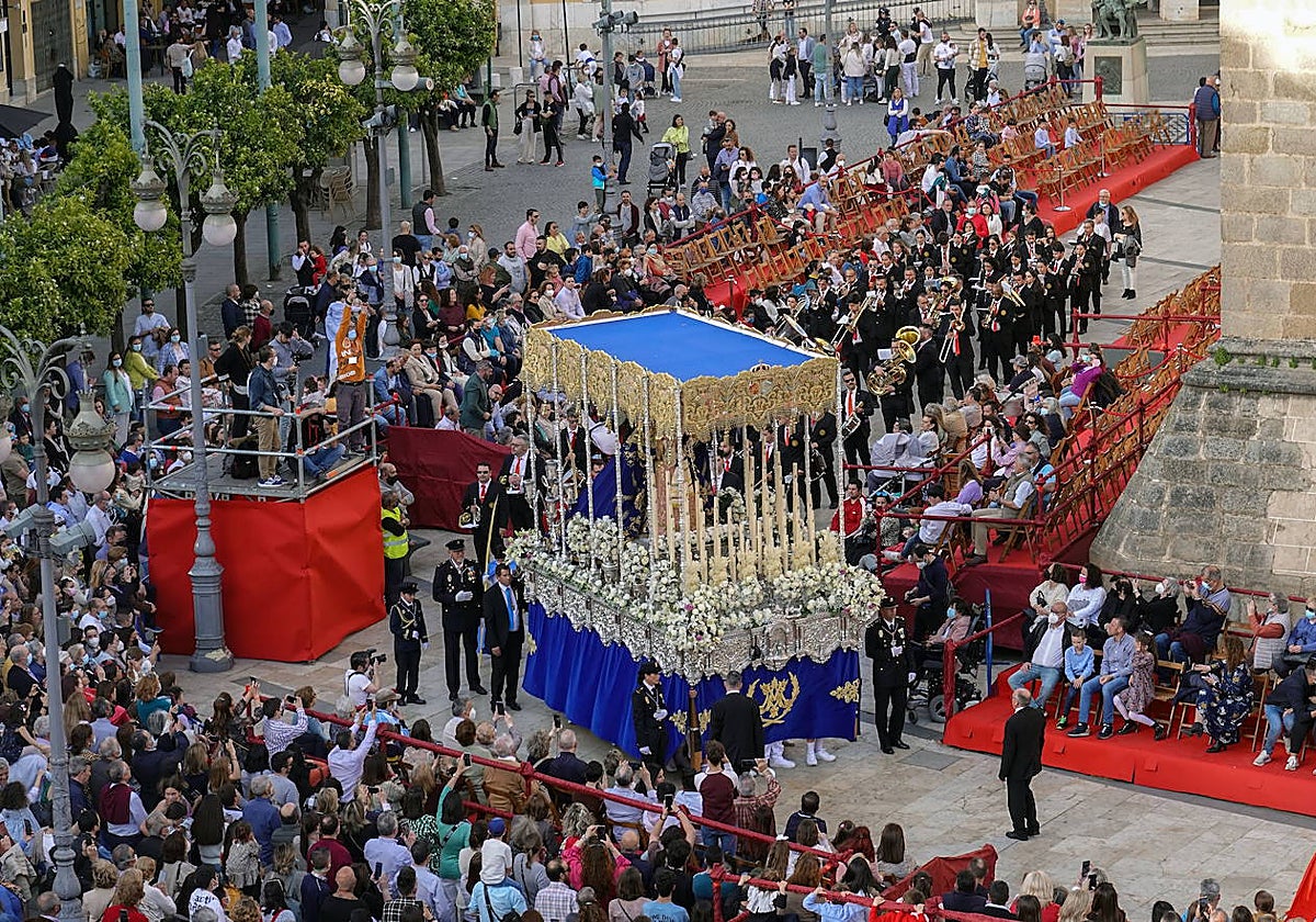 La Virgen de la Palma entra en carrera oficial en la procesión de 2022.