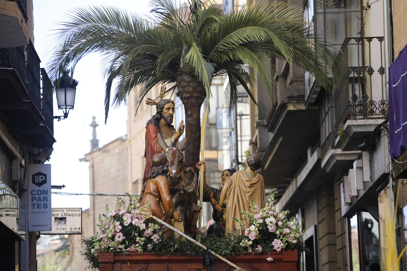 La procesión de la Burrina recordó al que fuera su mayordomo durante 11 años, José Manuel Martín Cisneros, fallecido recientemente