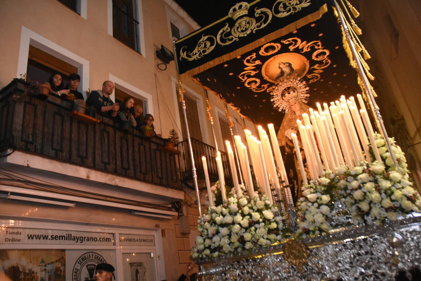 La hermandad de los comerciantes vive con intensidad el Lunes Santos