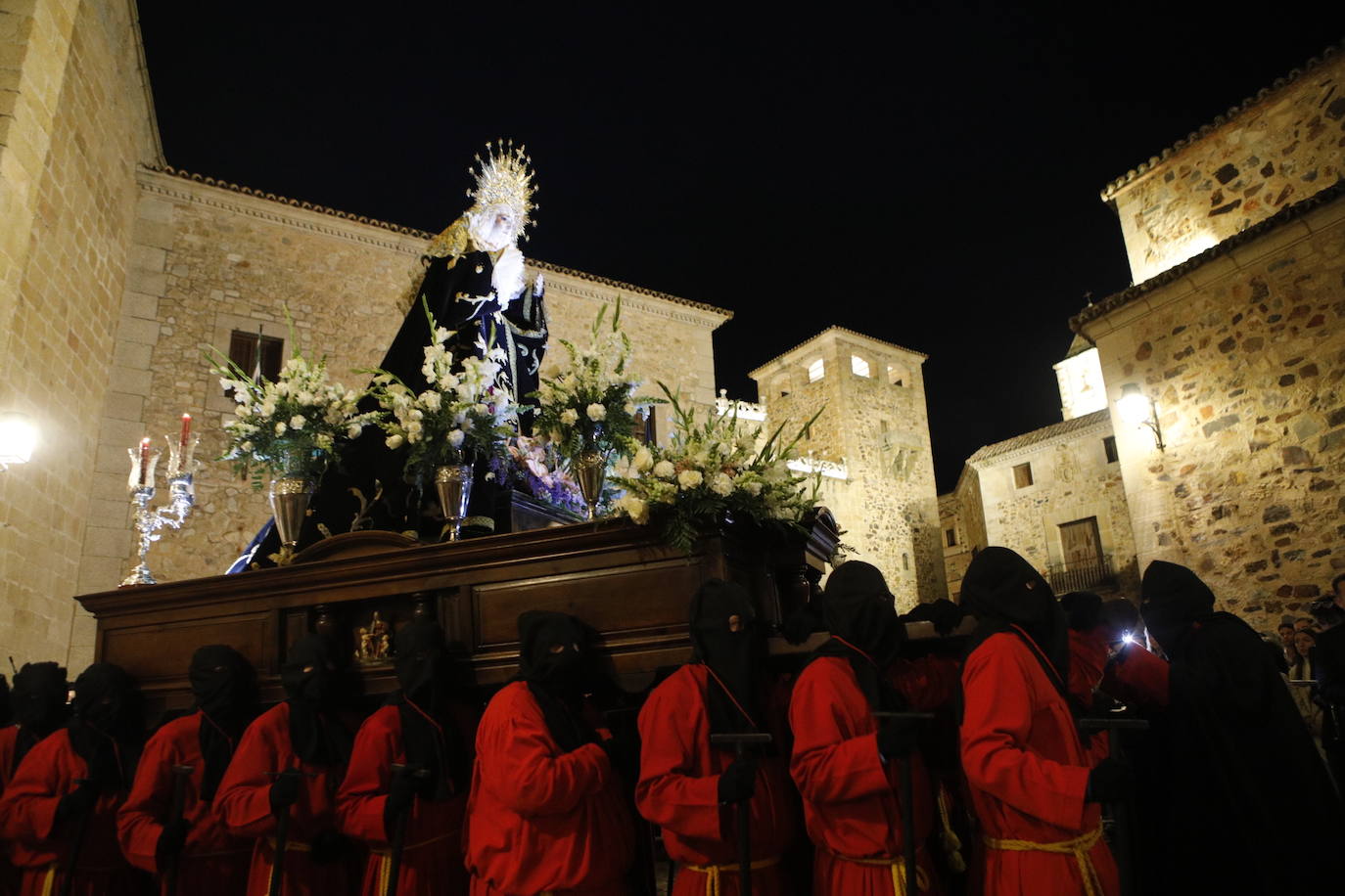 Lunes Santo en Cáceres, en imágenes