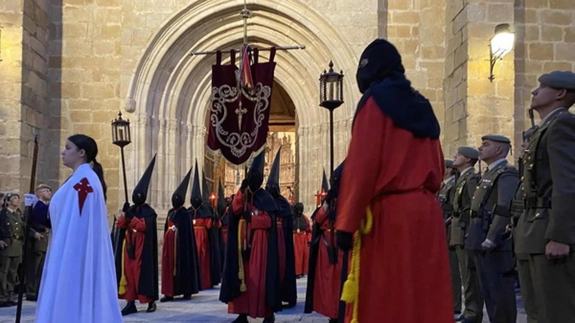 Sigue Las Procesiones Del Lunes Santo En Extremadura Hoy