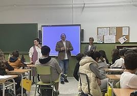 Charla sobre los trastornos del sueño en el instituto Zurbarán de Badajoz.