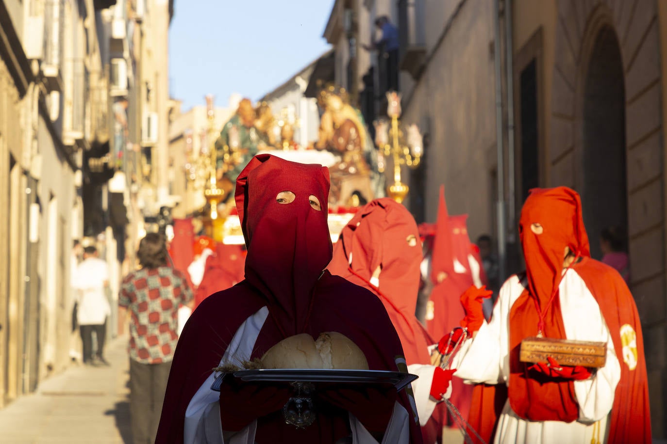 Procesiónj de la Hermandad de la Sagrada Cena en Plasencia este Jueves Santo. 