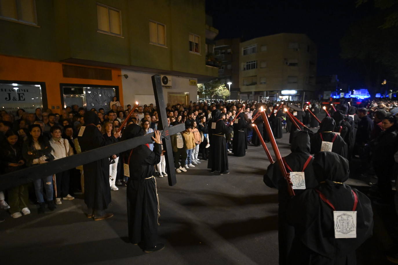 La procesión del Cristo de la Paz de Badajoz, en imágenes