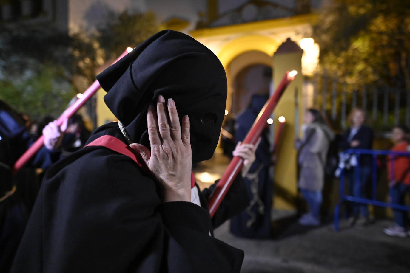 La procesión del Cristo de la Paz de Badajoz, en imágenes