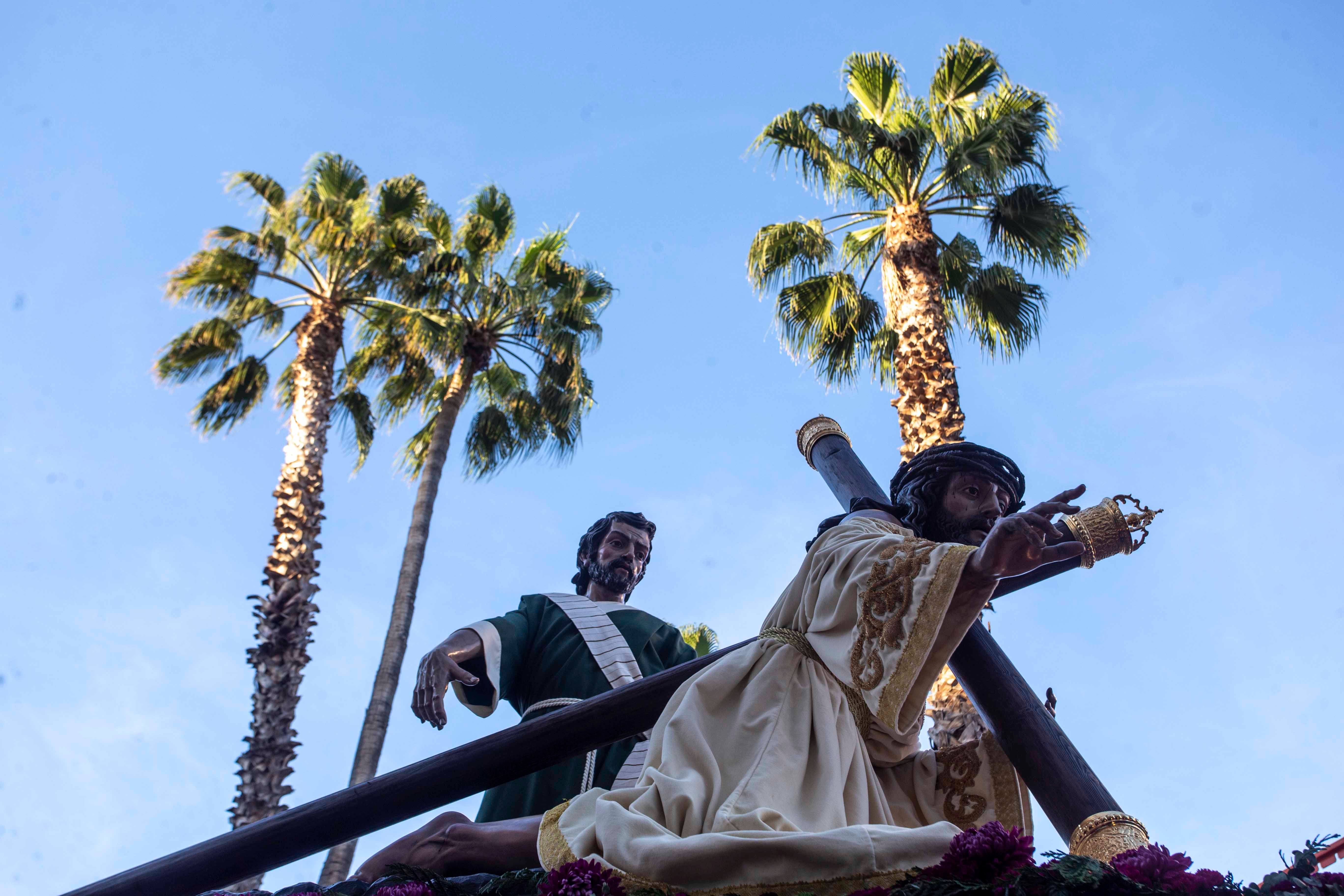 Calor y mucho público en un extraordinario Viernes Santo de Mérida