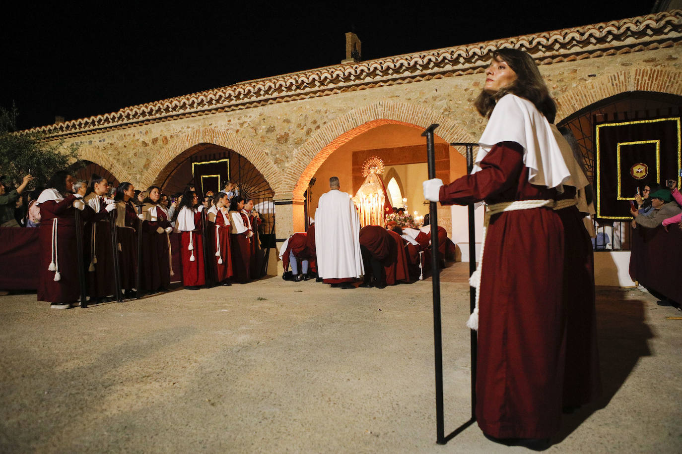 Cofradía: Pontificia y Real Cofradía del Espíritu Santo, Santísimo Cristo del Humilladero y Nuestra Señora de la Encarnación. Pasos: Señor de la Columna Santísimo Cristo del Humilladero Nuestra Señora de la Encarnación