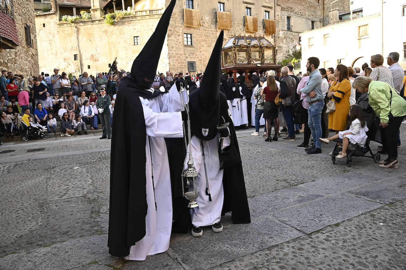 Fotos | Procesión del sábado en Plasencia