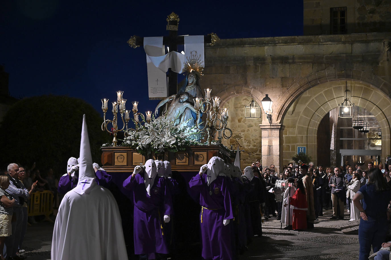 El Viernes Santo placentino, en imágenes