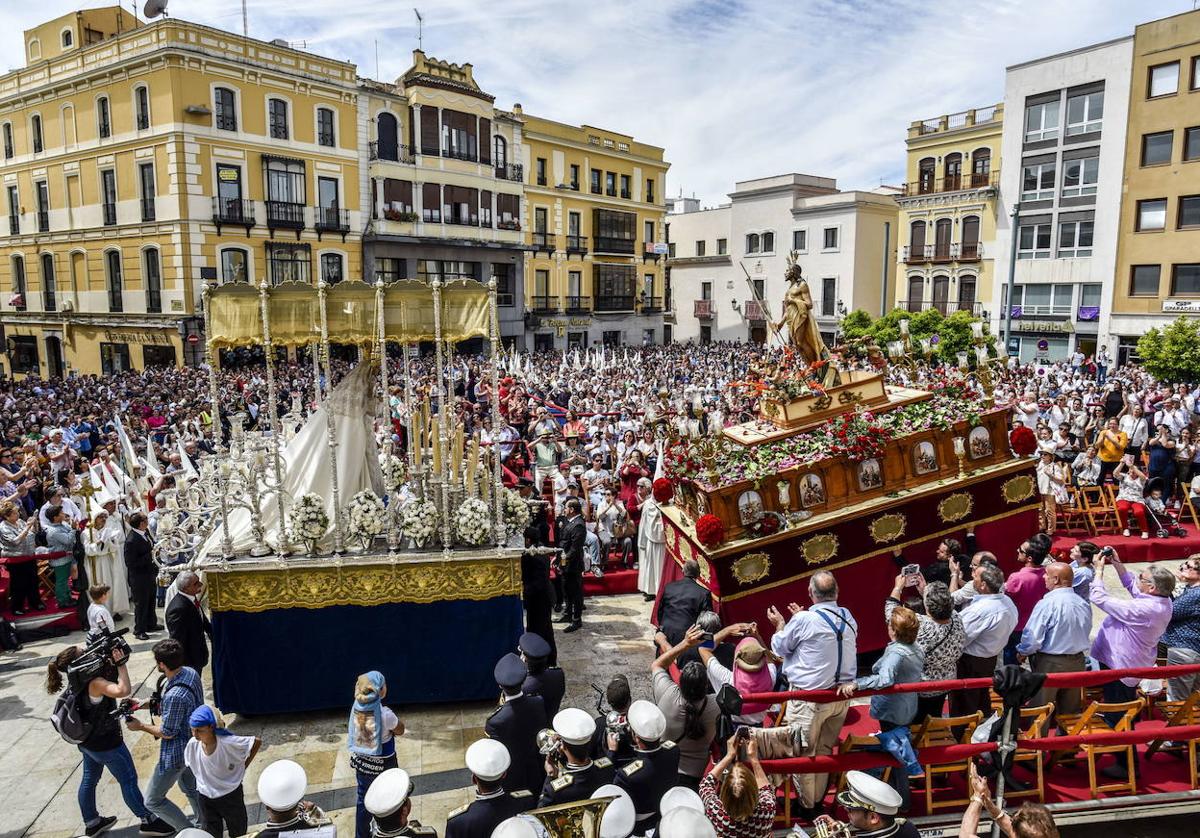 Encuentros del Resucitado en la Plaza de España