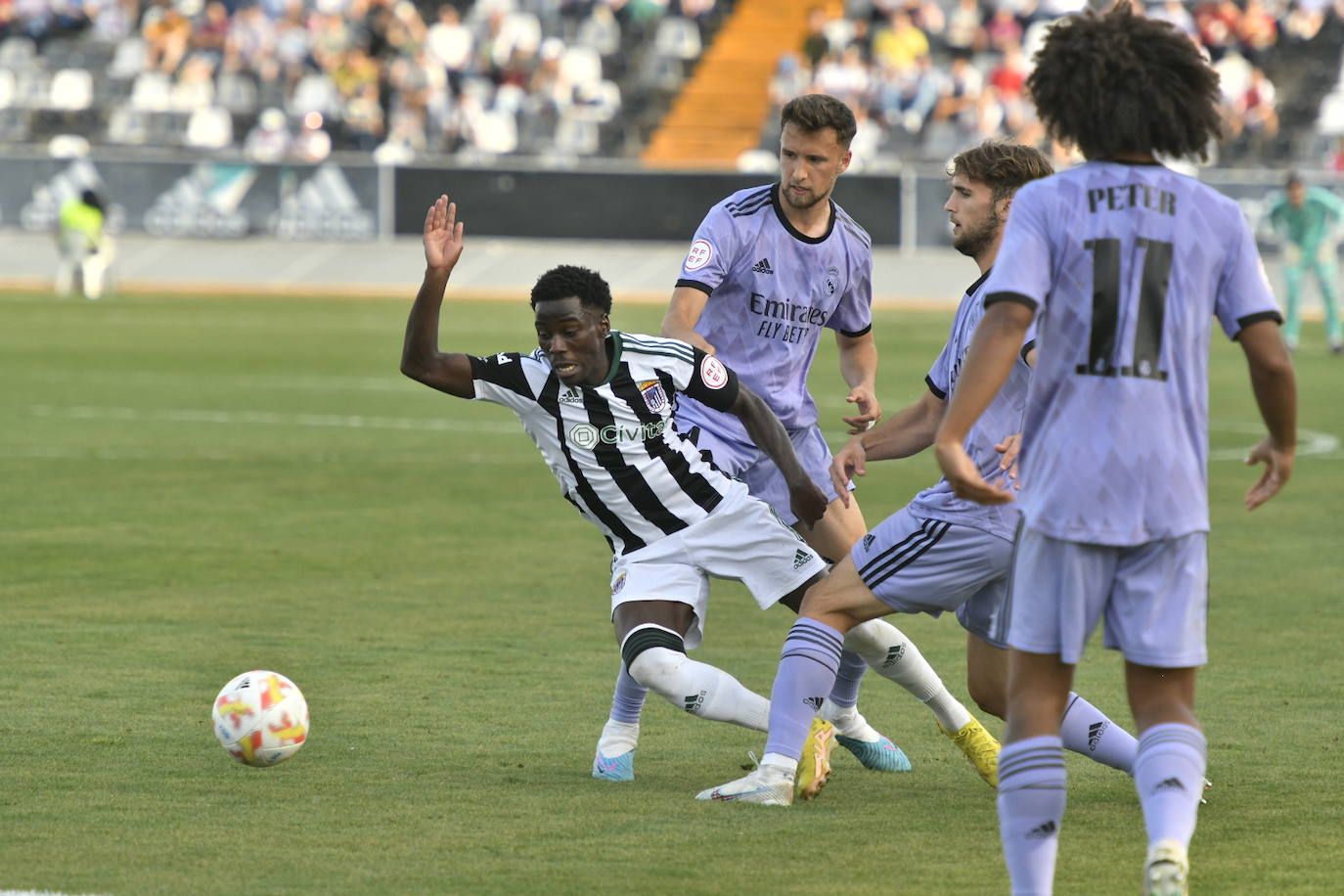 Imágenes del partido entre el CD Badajoz y el R. Madrid Castilla