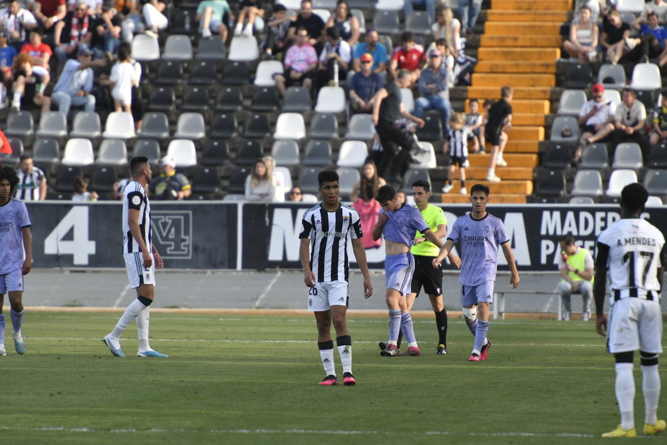 Imágenes del partido entre el CD Badajoz y el R. Madrid Castilla