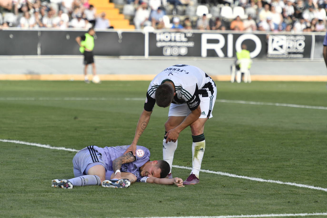 Imágenes del partido entre el CD Badajoz y el R. Madrid Castilla