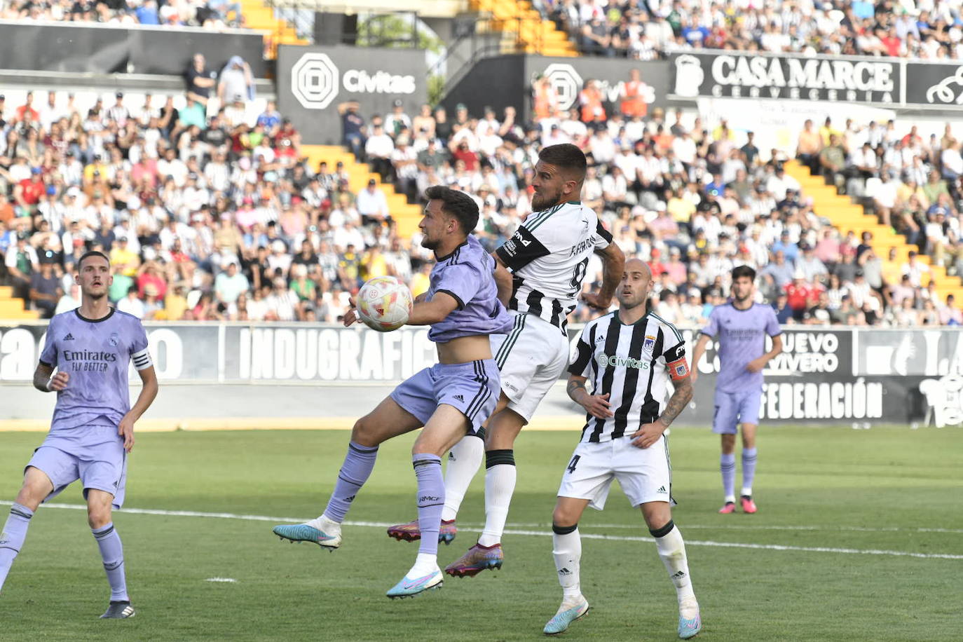 Imágenes del partido entre el CD Badajoz y el R. Madrid Castilla