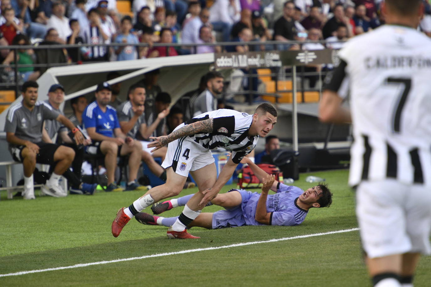 Imágenes del partido entre el CD Badajoz y el R. Madrid Castilla