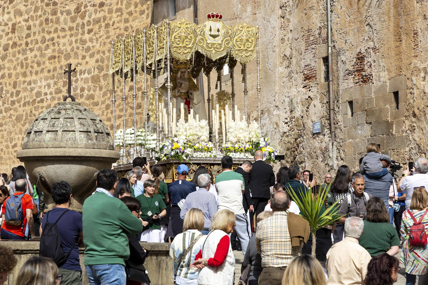 El Domingo de Resurrección placentino, en imágenes