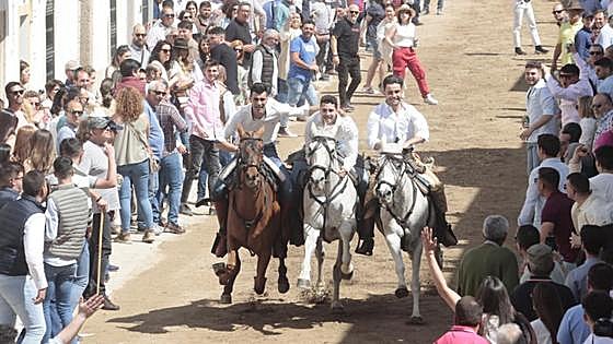 Tensión y euforia en las carreras de caballo de Arroyo de la Luz