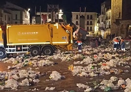 Restos de botellas y bolsas al final de los conciertos de la última edición del Womad.