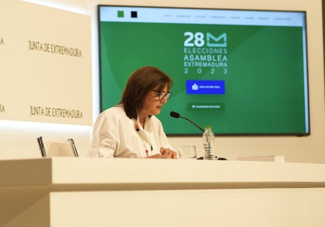 Murillo, con la página web al fondo ya activada para las elecciones.