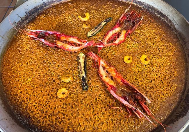 Vicente Maya aprendió en Valencia a hacer arroces y paellas.