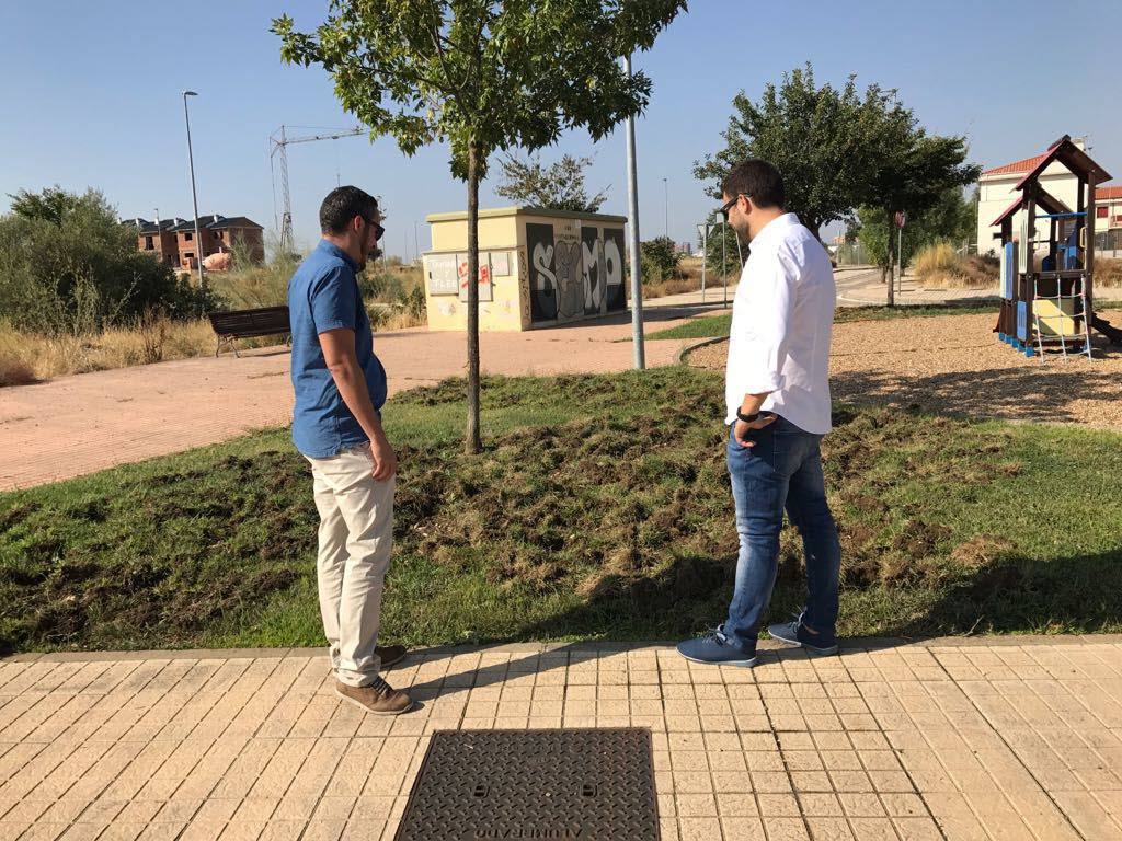 Imagen de archivo de Andrés Licerán y Luis Salaya en la urbanización Vistahermosa.