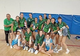 Las jugadoras arroyanas en el pabellón Quico Cabrera de Santa Cruz de Tenerife.