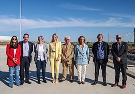 Representantes extremeños y portugueses con la ministra Abrunghosa y sin representantes municipales el miércoles en la plataforma.