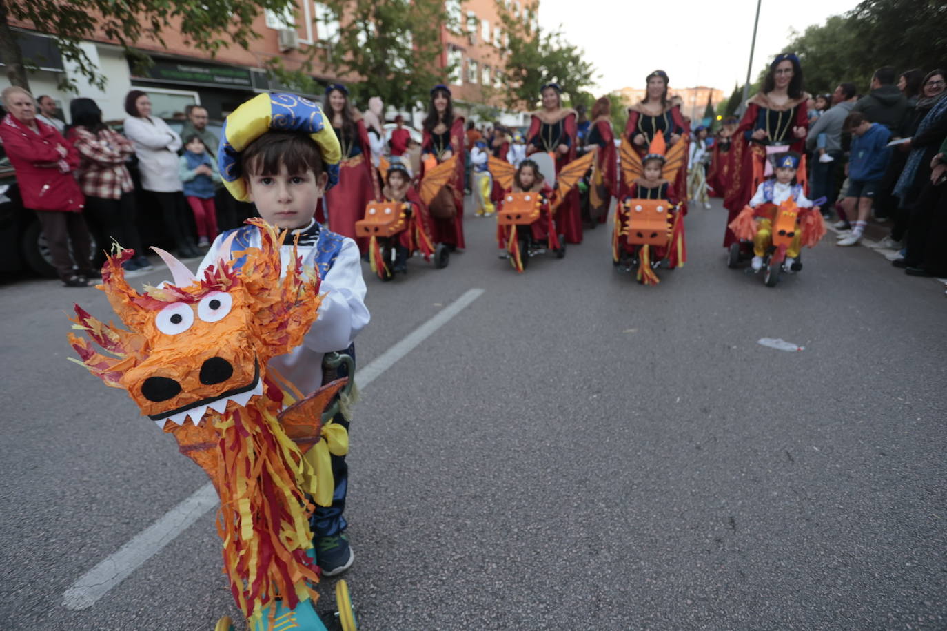 Las mejores imágenes del desfile de San Jorge en Cáceres (I)