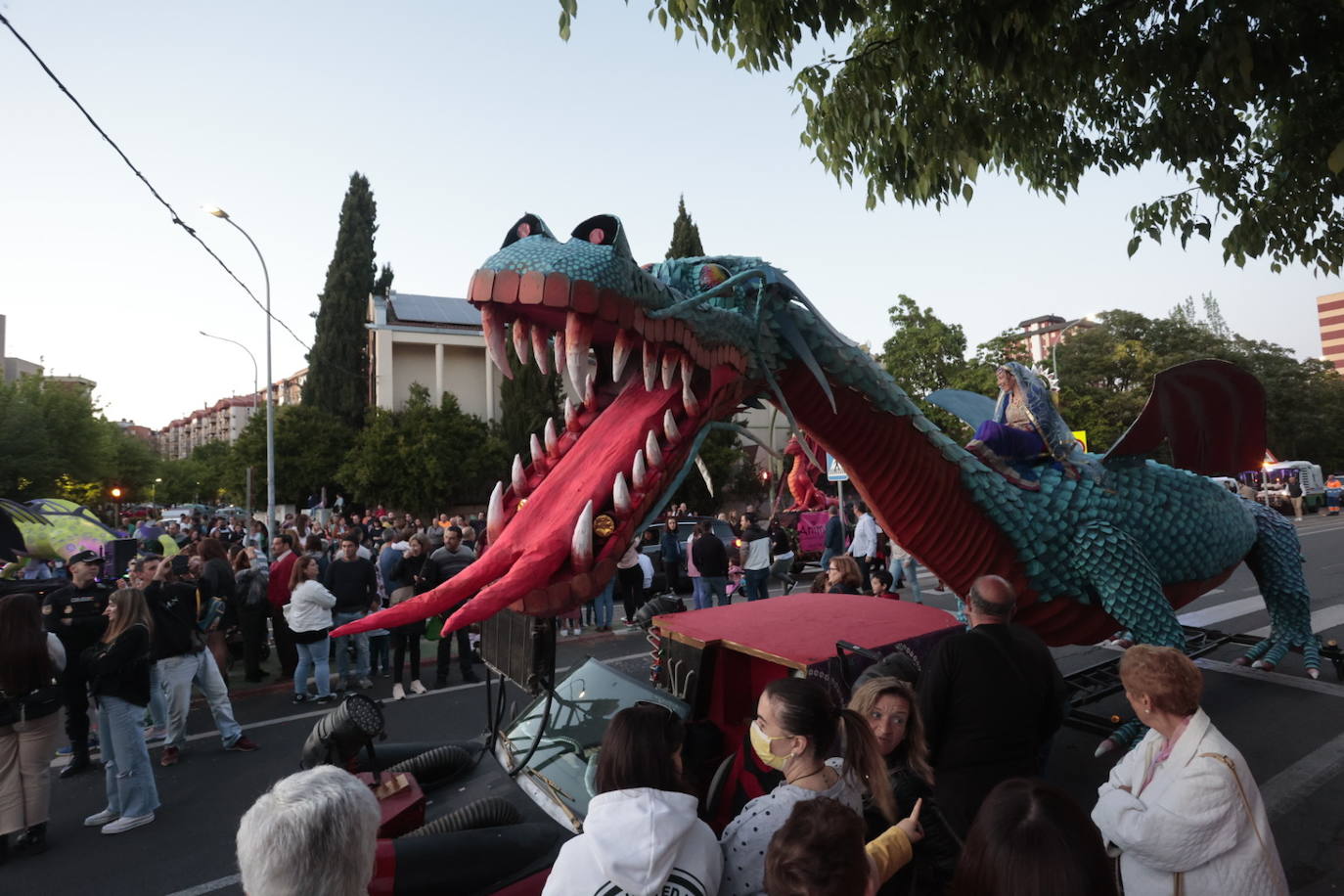 Las mejores imágenes del desfile de San Jorge en Cáceres (I)